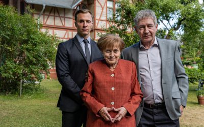„Miss Merkel“ mit Katharina Thalbach als Ex-Kanzlerin