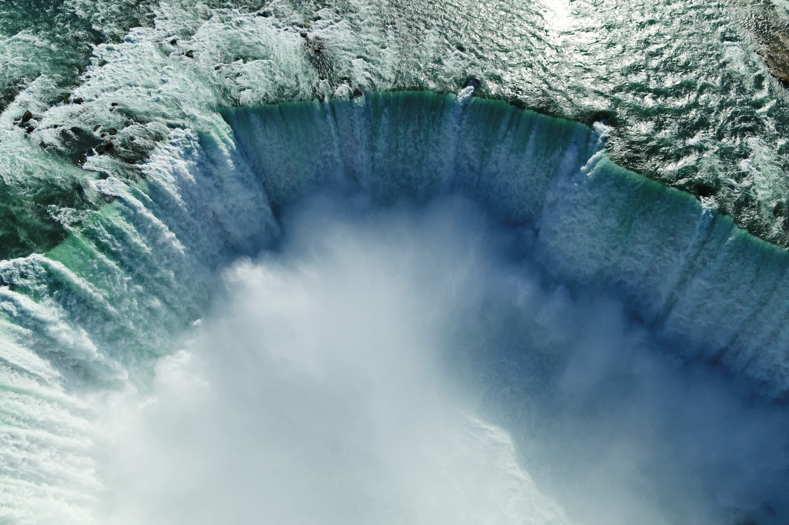 Die Niagarafälle an der Grenze des US-Bundesstaates New York und der kanadischen Provinz Ontario.