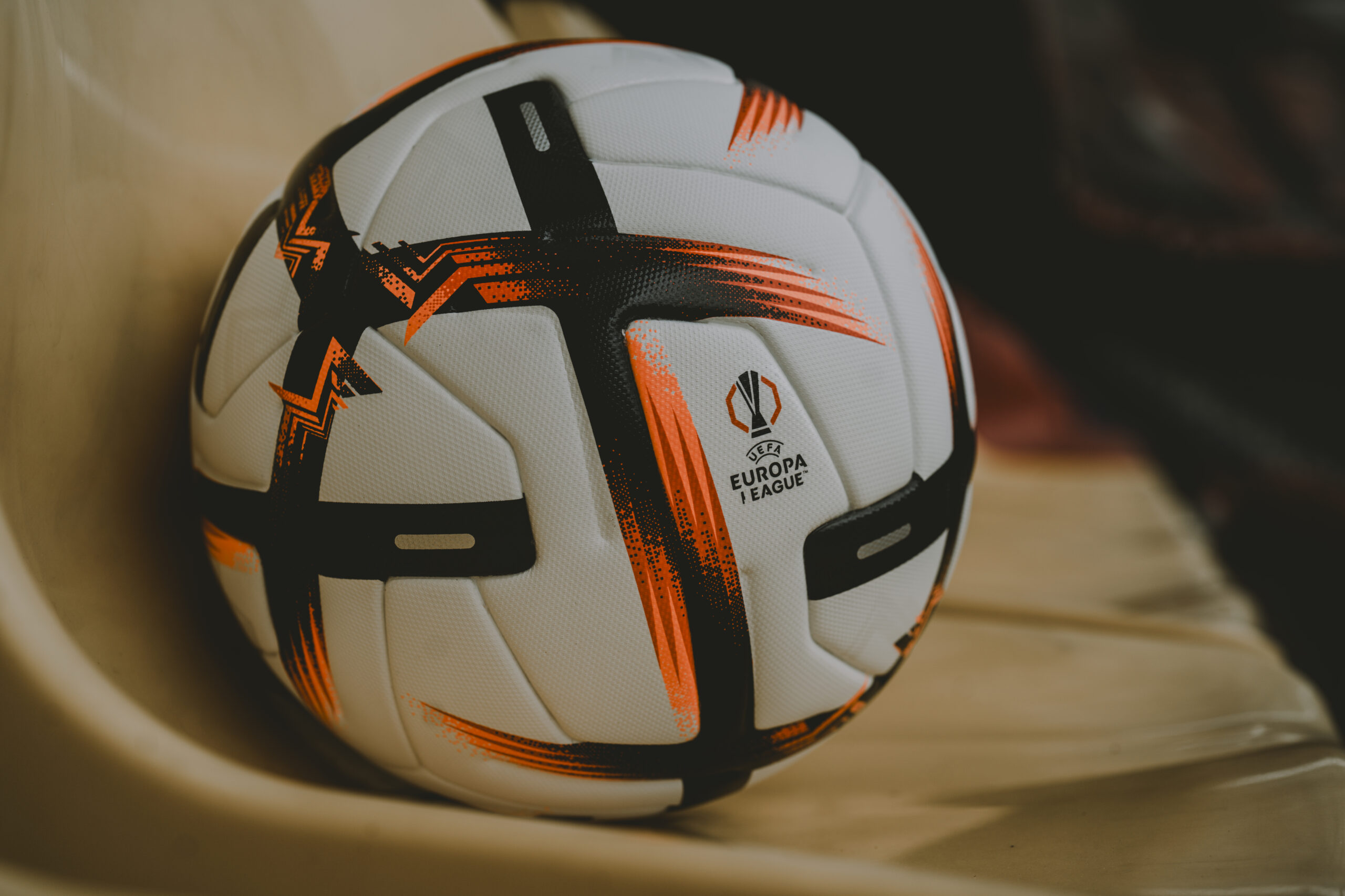 Der Spielball der UEFA Europa League der Saison 2026 / 2027